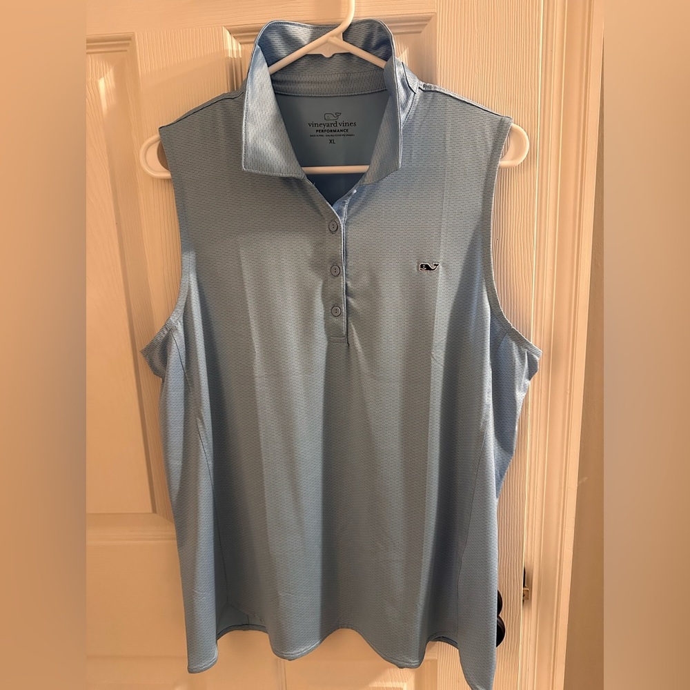 Vineyard Vines Women’s Light Blue Performance Sleeveless top.